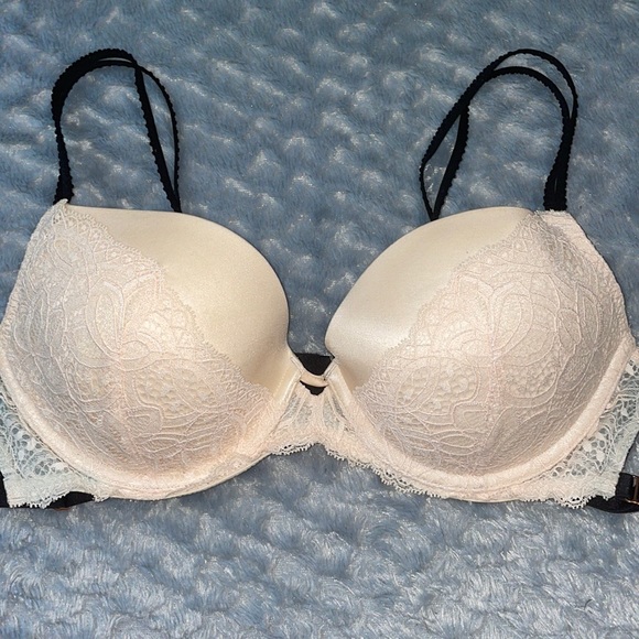 Victoriaโs Secret Very Sexy Push Up Bra 36C Lace Strappy Black - Picture 1 of 4